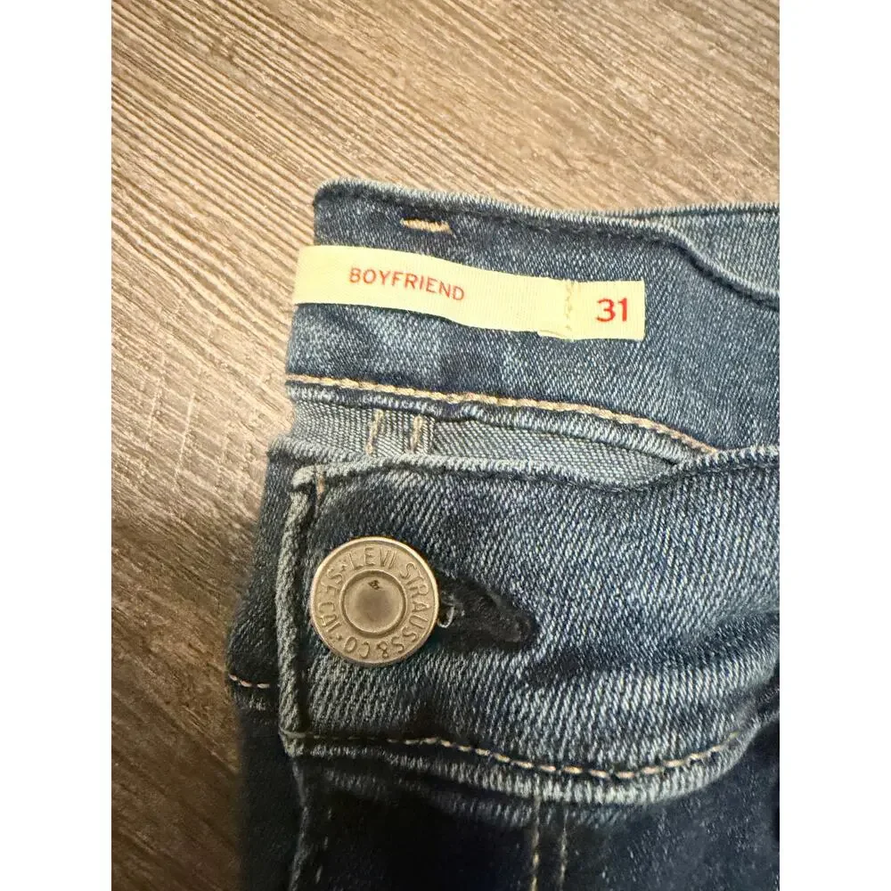 Levi Boyfriend Woman's Jeans Size 31 Preowned - Picture 4 of 4
